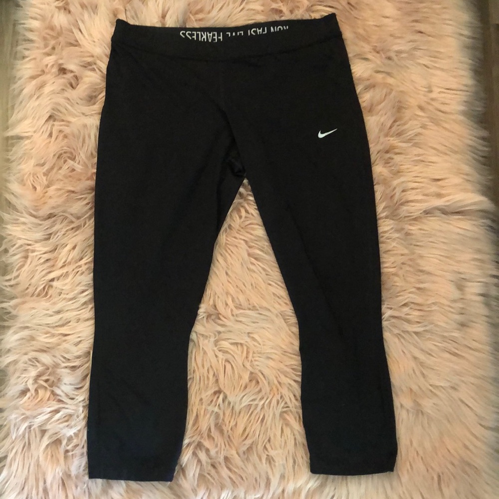 Nike Capri